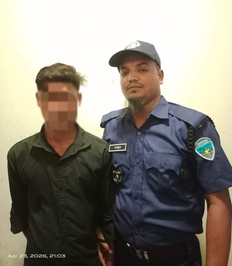 কোতয়ালী থানার বিশেষ অভিযানে মাদক কারবারী ও ১ বছরের জিআর সাজা ওয়ারেন্টভুক্ত আসামী গ্রেফতার।