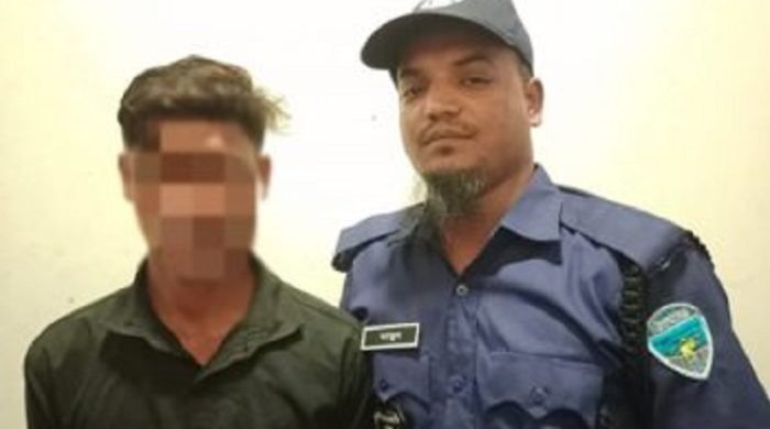 কোতয়ালী থানার বিশেষ অভিযানে মাদক কারবারী ও ১ বছরের জিআর সাজা ওয়ারেন্টভুক্ত আসামী গ্রেফতার।